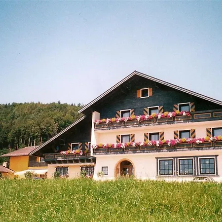 Fruhstuckspension Pfandlwirt 3* Munderfing